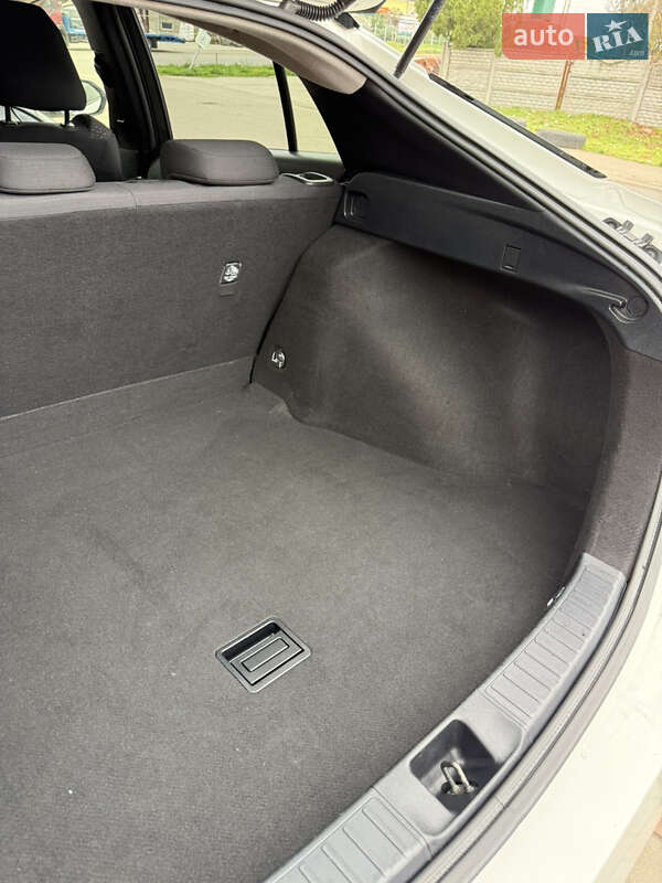 Хэтчбек Toyota Prius 2017 в Одессе фото 68 Хэтчбек Toyota Prius 2017 в Одессе