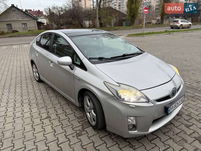 Хэтчбек Toyota Prius 2011 в Хмельницком
