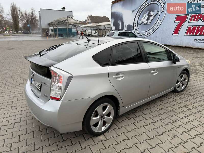 Хэтчбек Toyota Prius 2011 в Хмельницком