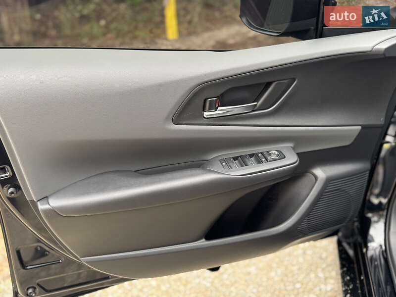 Хэтчбек Toyota Prius 2023 в Киеве фото 8 Хэтчбек Toyota Prius 2023 в Киеве