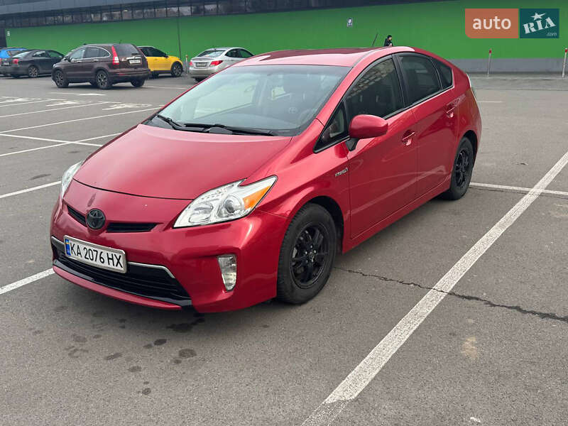 Хэтчбек Toyota Prius 2014 в Киеве фото Хэтчбек Toyota Prius 2014 в Киеве