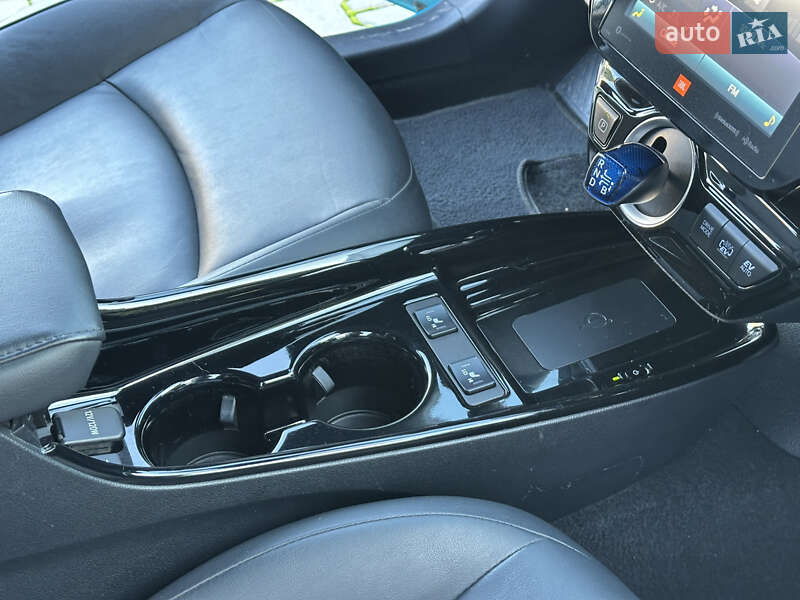 Хетчбек Toyota Prius 2022 в Одесі