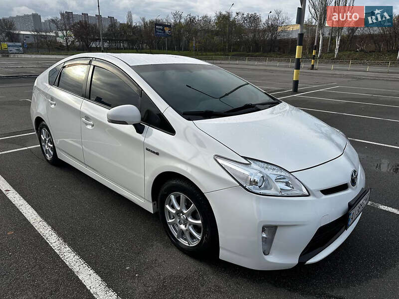 Хэтчбек Toyota Prius 2014 в Киеве фото 2 Хэтчбек Toyota Prius 2014 в Киеве