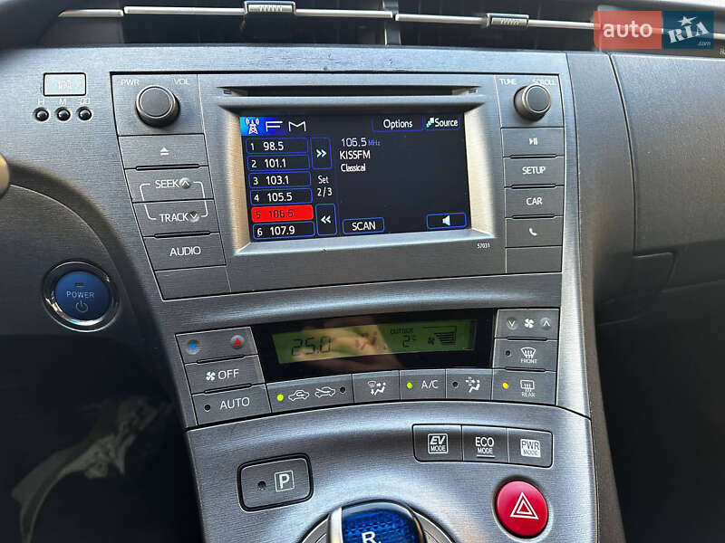 Хэтчбек Toyota Prius 2014 в Киеве фото 12 Хэтчбек Toyota Prius 2014 в Киеве