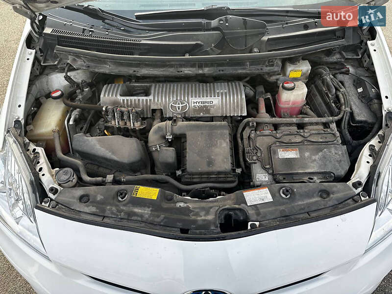 Хэтчбек Toyota Prius 2014 в Киеве фото 21 Хэтчбек Toyota Prius 2014 в Киеве