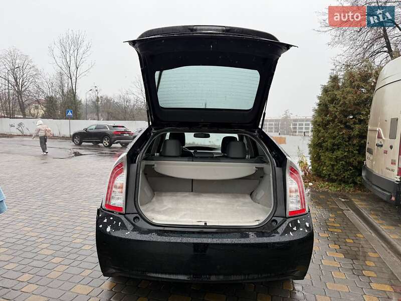 Хэтчбек Toyota Prius 2014 в Львове