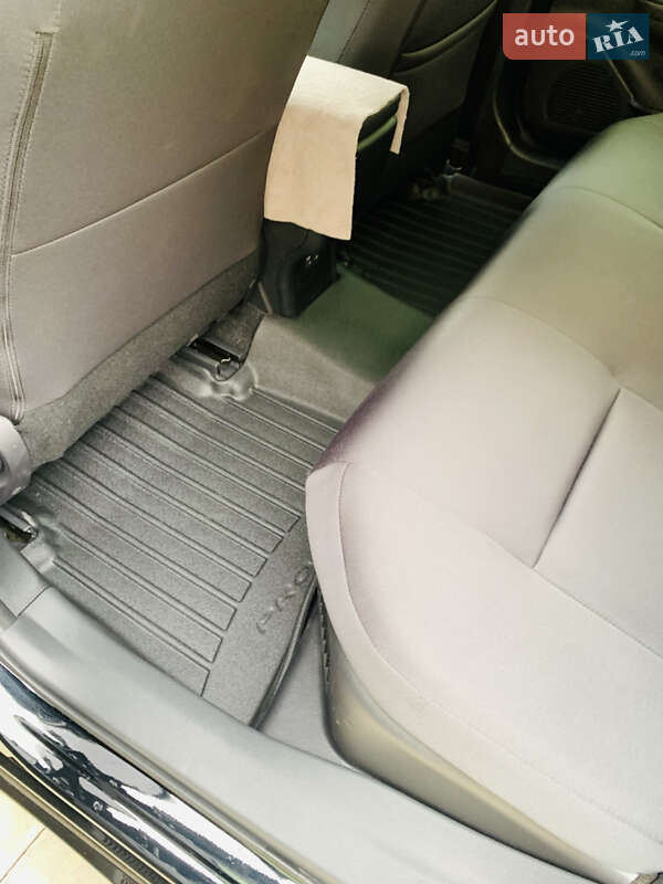 Хетчбек Toyota Prius 2024 в Одесі