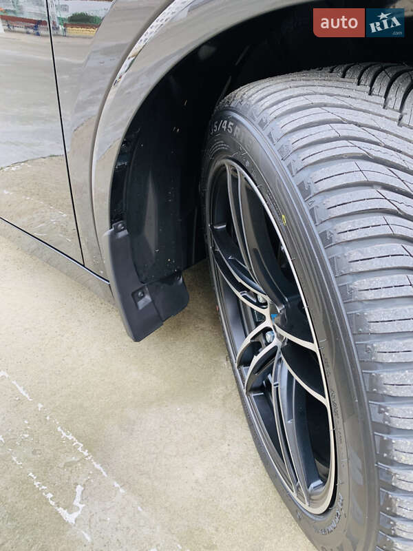 Хетчбек Toyota Prius 2024 в Одесі