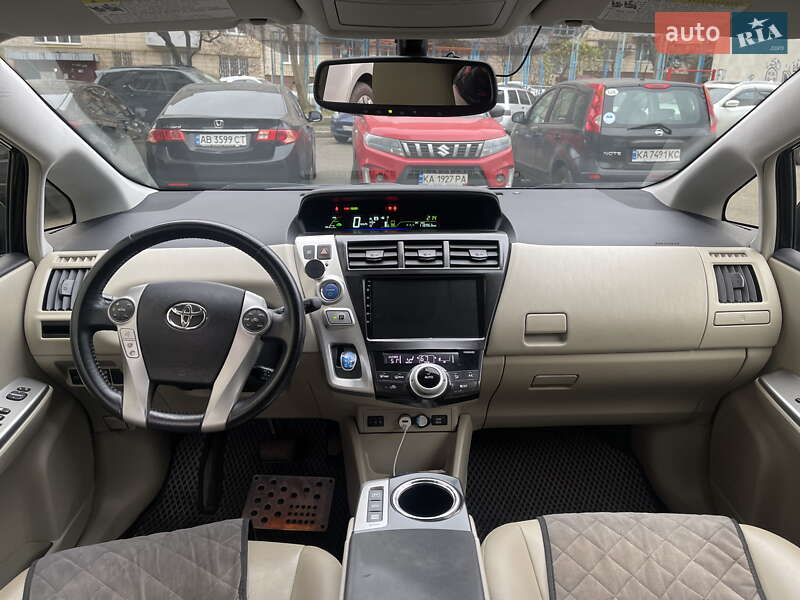 Хэтчбек Toyota Prius 2013 в Киеве