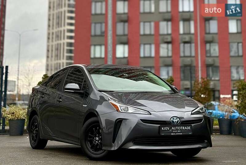 Хэтчбек Toyota Prius 2022 в Киеве