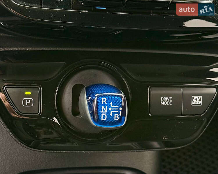 Хэтчбек Toyota Prius 2022 в Киеве