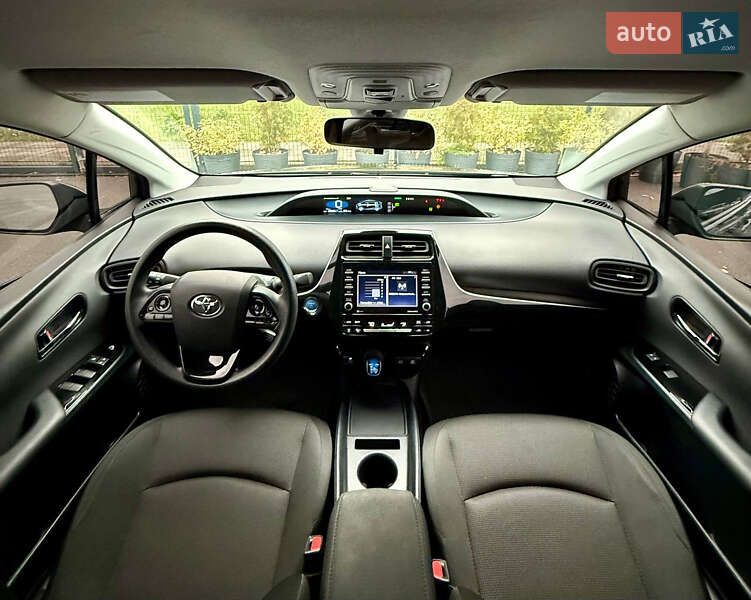 Хэтчбек Toyota Prius 2022 в Киеве