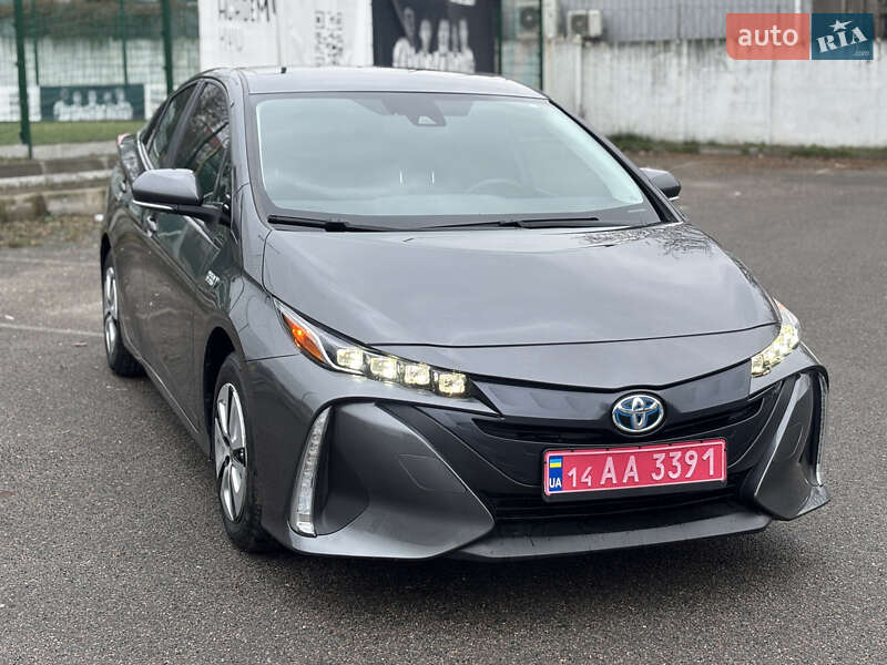 Хэтчбек Toyota Prius 2021 в Киеве