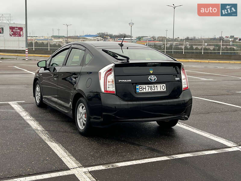 Хэтчбек Toyota Prius 2014 в Одессе