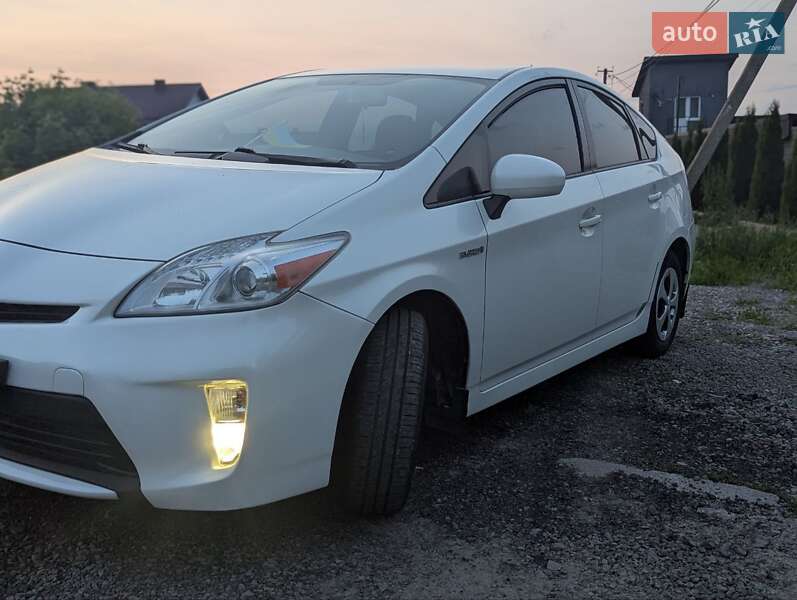 Хэтчбек Toyota Prius 2012 в Ровно