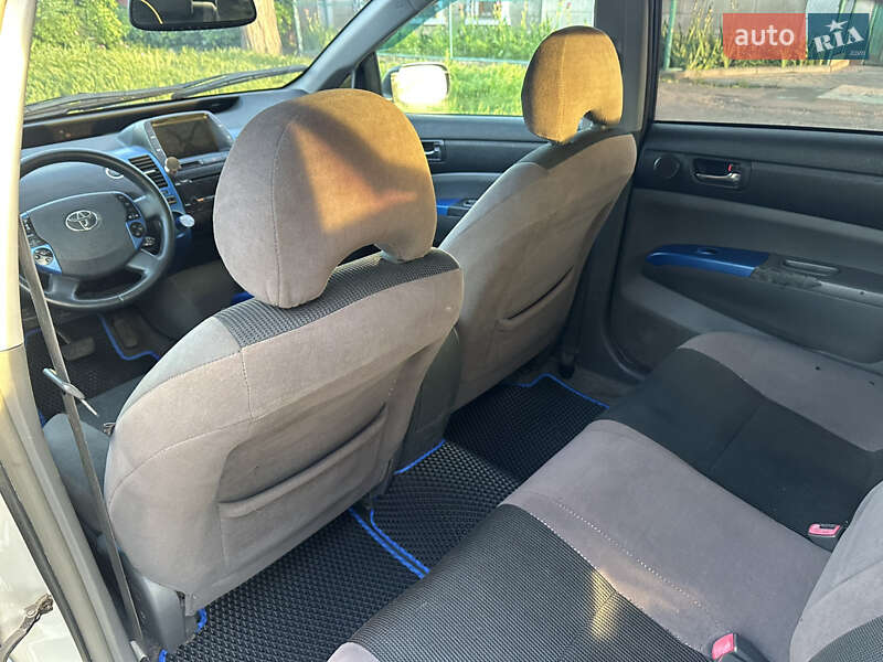 Хэтчбек Toyota Prius 2006 в Николаеве