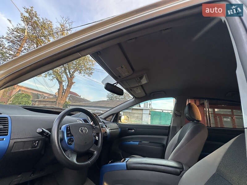 Хэтчбек Toyota Prius 2006 в Николаеве