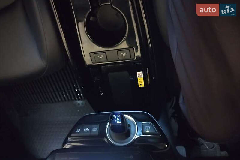 Хетчбек Toyota Prius 2021 в Києві фото 6 Хетчбек Toyota Prius 2021 в Києві