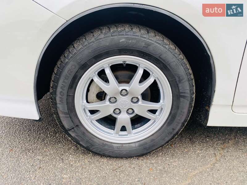 Хэтчбек Toyota Prius 2010 в Харькове