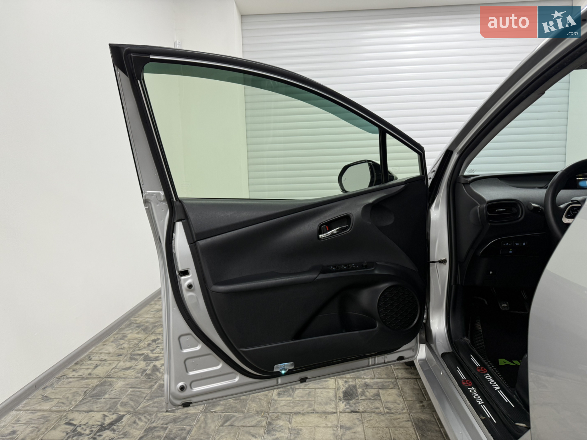 2017 Toyota Prius - мініатюра 11