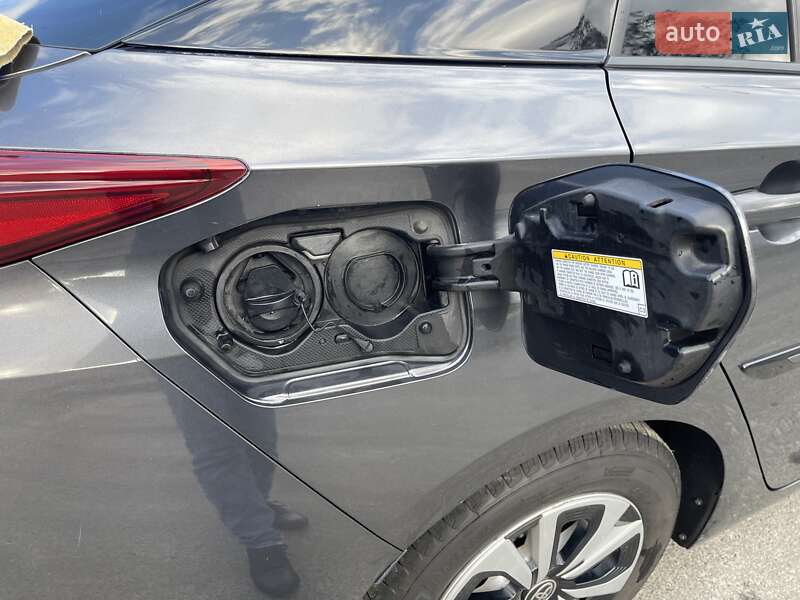 Хэтчбек Toyota Prius 2017 в Киеве фото 44 Хэтчбек Toyota Prius 2017 в Киеве
