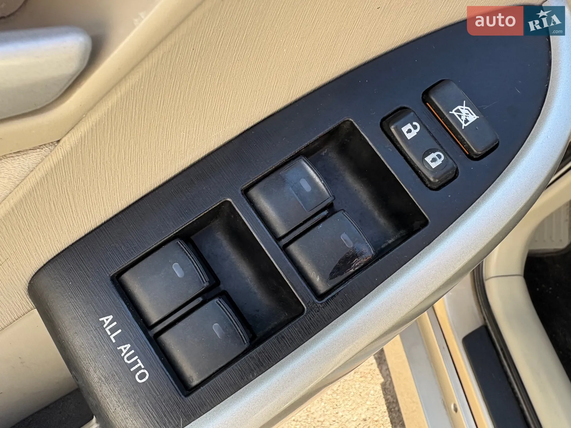 2011 Toyota Prius - мініатюра 13