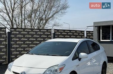 Хэтчбек Toyota Prius 2015 в Киеве