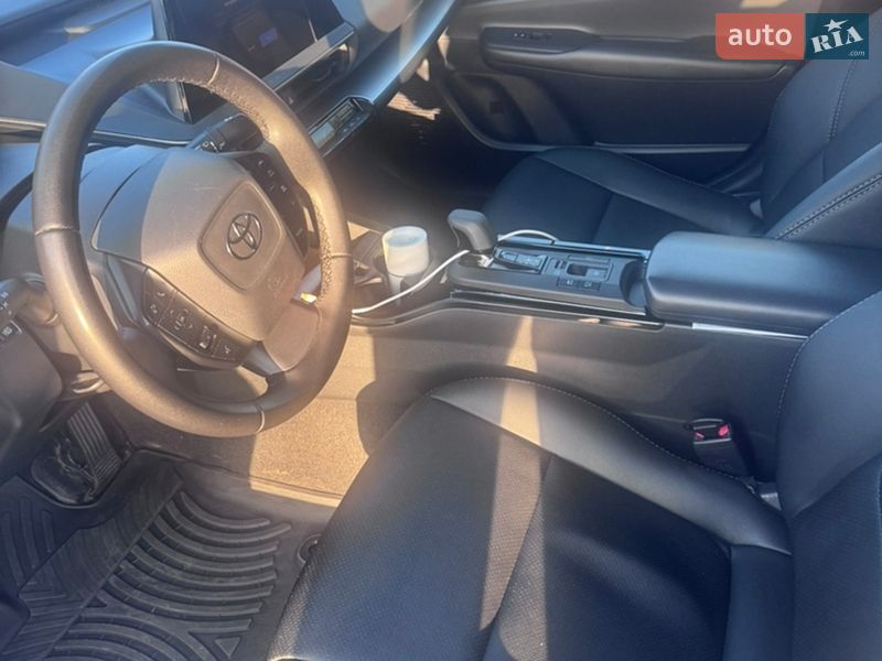 Хетчбек Toyota Prius 2023 в Кривому Розі