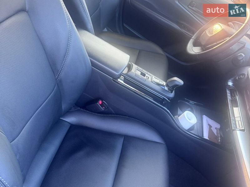 Хетчбек Toyota Prius 2023 в Кривому Розі