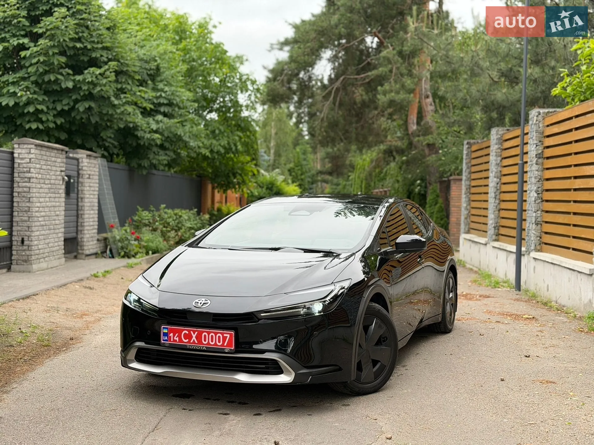 2025 Toyota Prius - фото 1