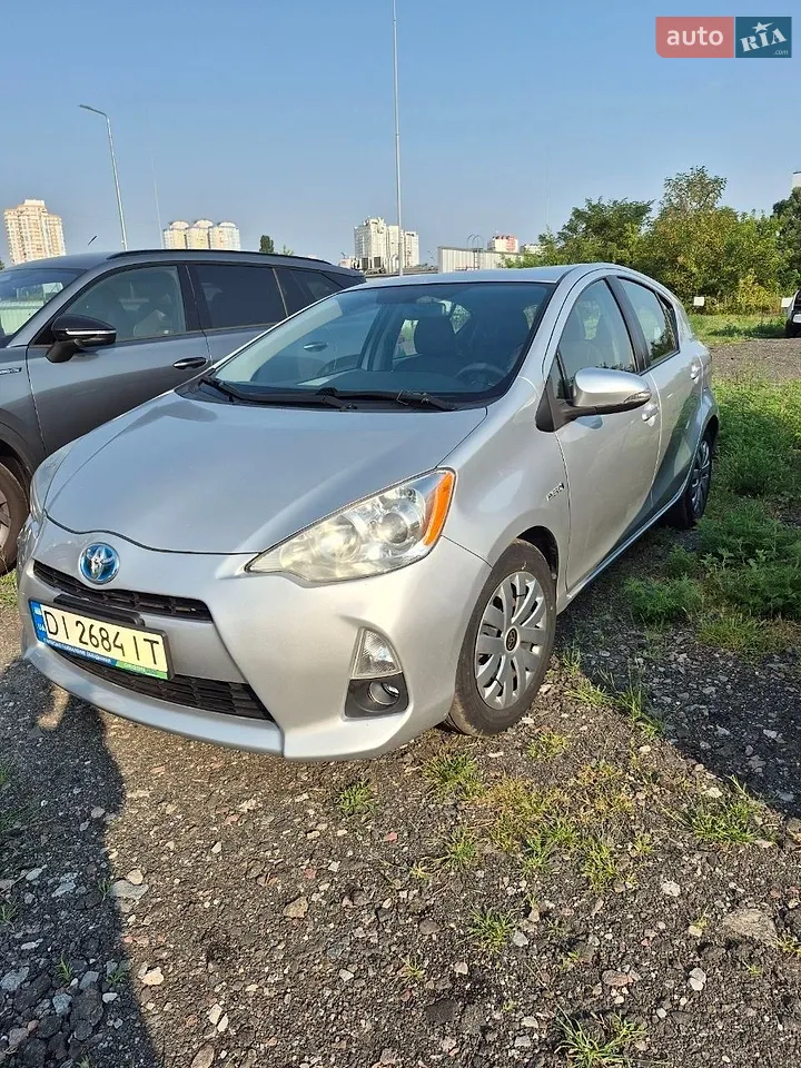 2014 Toyota Prius c - мініатюра 16