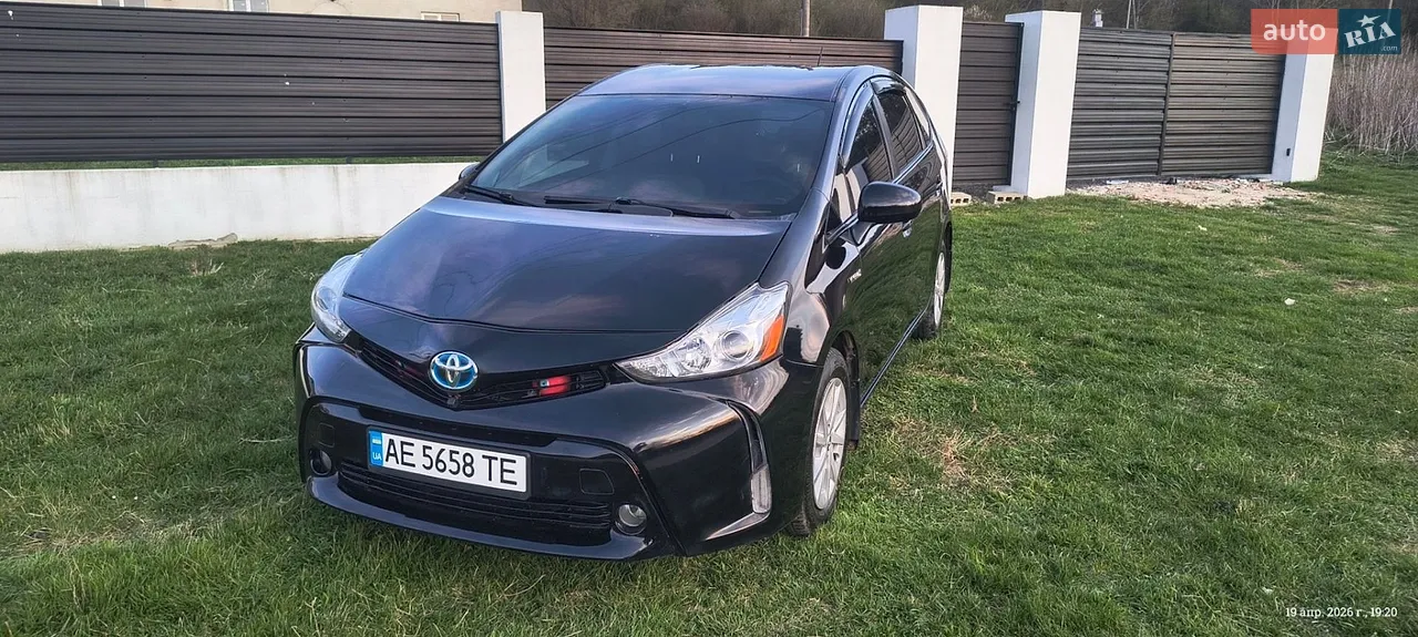 2015 Toyota Prius v (+) - мініатюра 18
