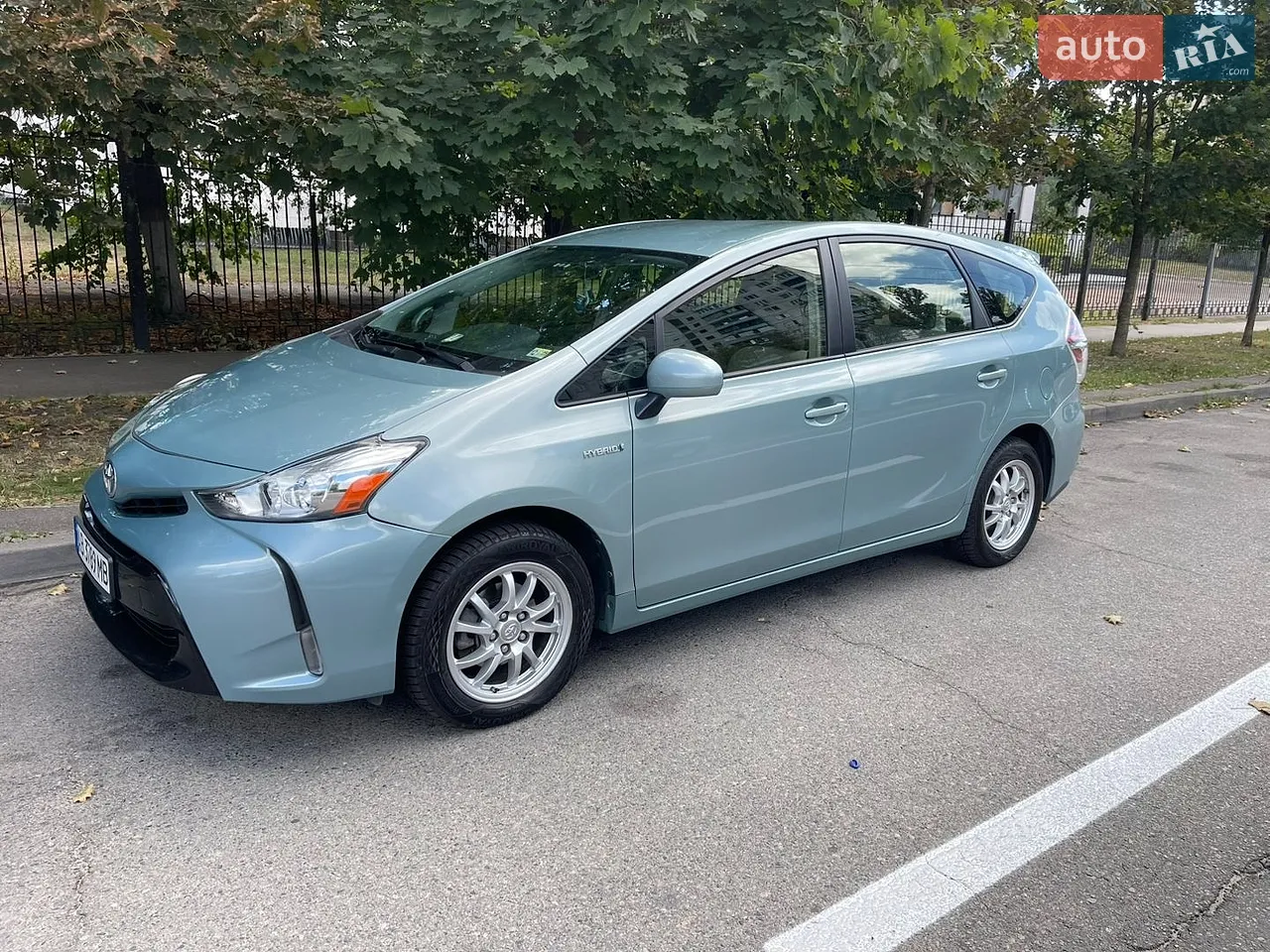 2016 Toyota Prius v (+) - мініатюра 28