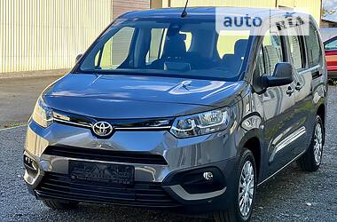 Минивэн Toyota Proace City Verso 2021 в 