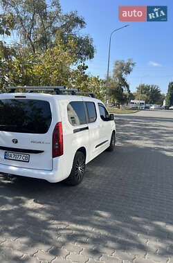 Минивэн Toyota Proace City Verso 2021 в 