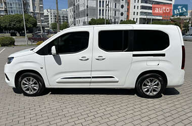 Минивэн Toyota Proace City 2021 в 