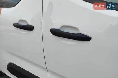 Минивэн Toyota Proace City 2020 в 