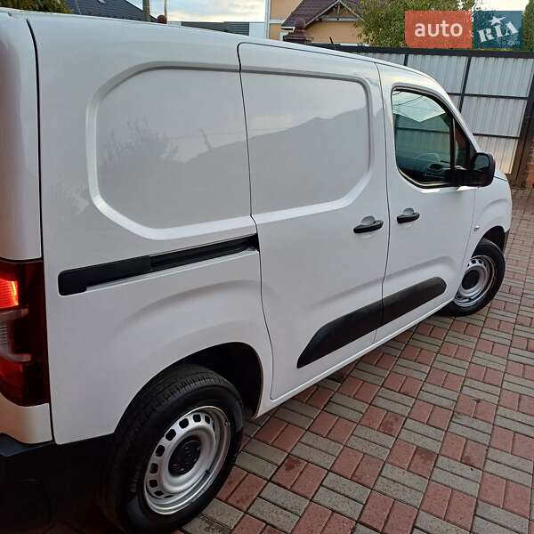 Вантажний фургон Toyota Proace City 2022 в Житомирі