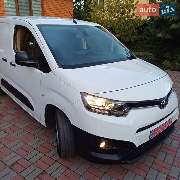 Вантажний фургон Toyota Proace City 2022 в Житомирі