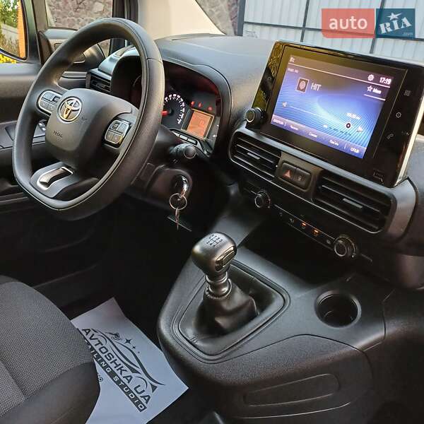 Вантажний фургон Toyota Proace City 2022 в Житомирі