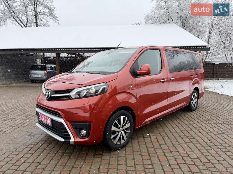 Минивэн Toyota Proace Verso 2022 в Калуше