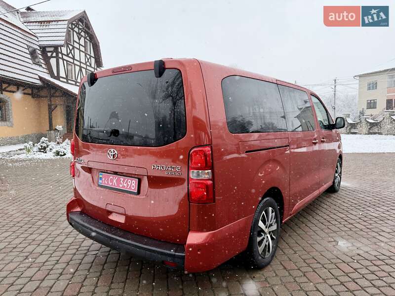 Минивэн Toyota Proace Verso 2022 в Калуше