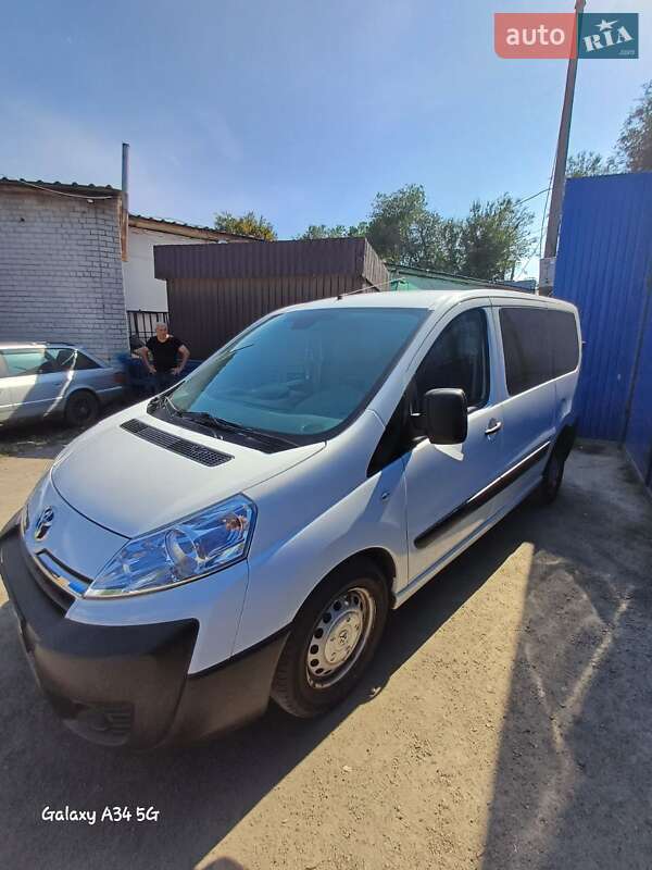 Минивэн Toyota Proace 2014 в Днепре