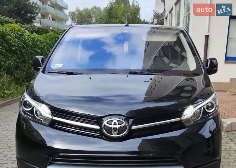 Мінівен Toyota Proace 2021 в Чернігові