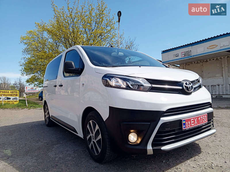 Мінівен Toyota Proace 2020 в 