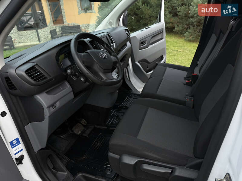 Грузовой фургон Toyota Proace 2023 в Калуше