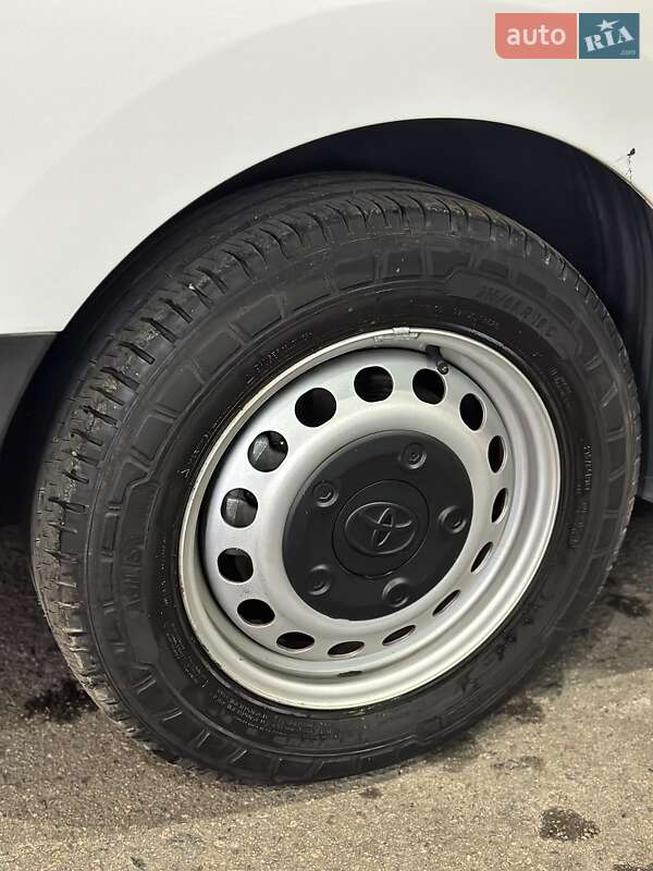 Вантажний фургон Toyota Proace 2020 в Рівному