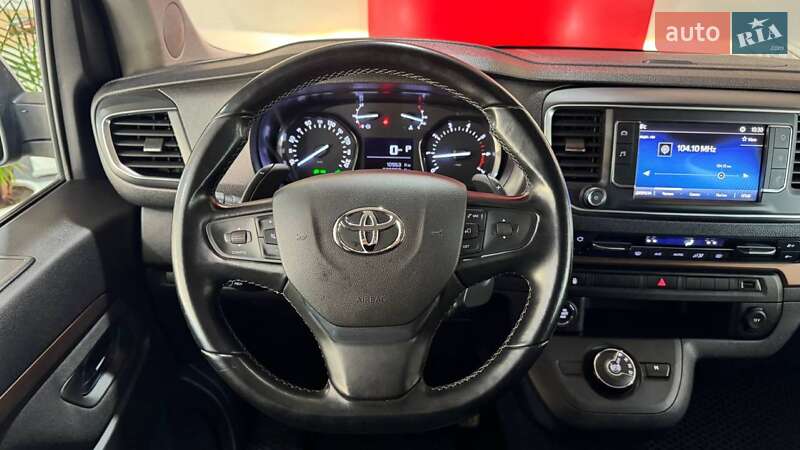 Минивэн Toyota Proace 2023 в Ужгороде