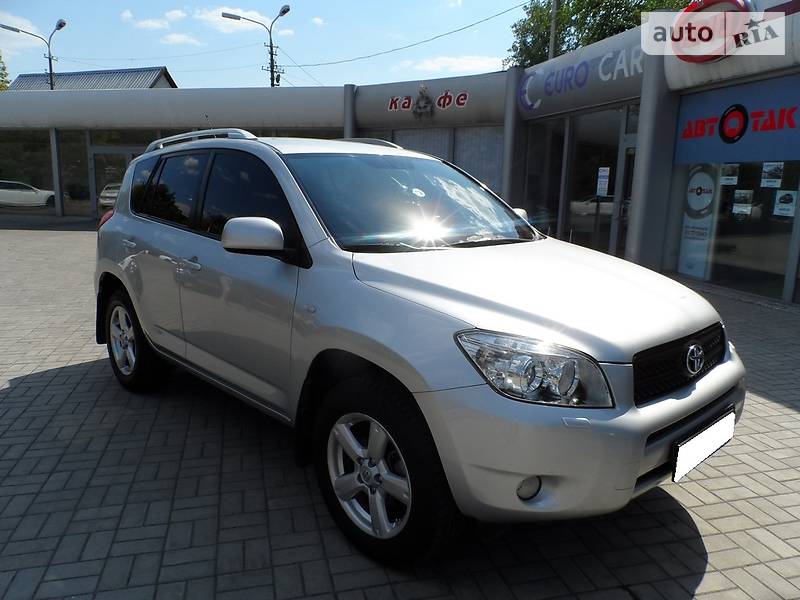 Toyota RAV4 2006 года