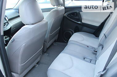Позашляховик / Кросовер Toyota RAV4 EV 2013 в 